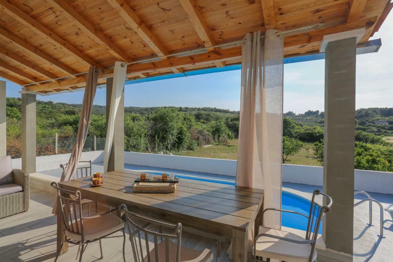Villa Baras Garden - House With Pool Mirce 외부 사진