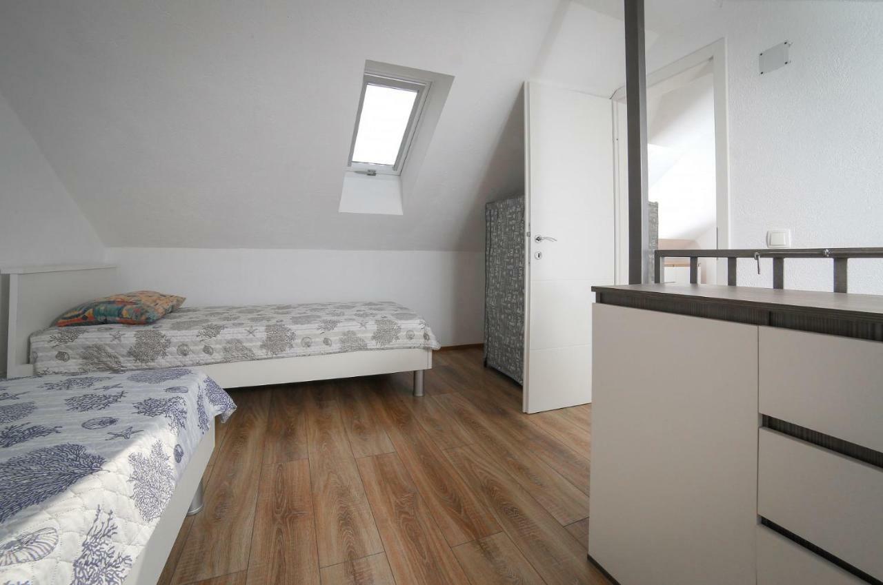 Villa Baras Garden - House With Pool Mirce 외부 사진